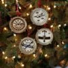 Décoration De Noël - Aircraft Instrument Wood Ornaments (Set Of 4) 1 Décoration De Noël - Aircraft Instrument Wood Ornaments (Set Of 4) -BOUTIQUE AERO decoration de noel aircraft instrument wood ornaments set of 4