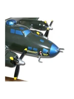 Maquette Bois B17F Flying Fortress « Memphis Belle » -BOUTIQUE AERO maquette bois b17 f 4