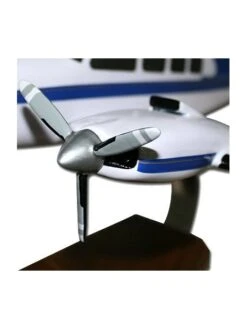 Maquette Bois Beechcraft 58 Baron -BOUTIQUE AERO maquette bois beech 58 baron 4