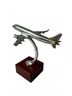 Maquette étain Airbus A320neo Serge LEIBOVITZ - 1/300e -BOUTIQUE AERO maquette etain airbus a320neo serge leibovitz 1 300e 2