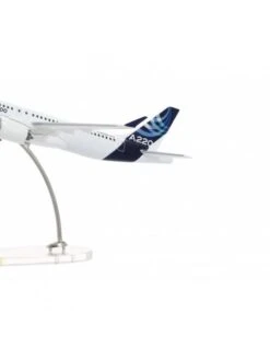 Maquette Métal A220-300 Couleurs Airbus - 1/200e -BOUTIQUE AERO maquette metal a220 300 couleurs airbus 1200e 1