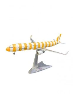 Maquette Plastique Airbus A321 Condor ''Sunshine'' D-AIAD - 1/200e -BOUTIQUE AERO maquette metal airbus a321 sunshine d aiad 1 200e 1