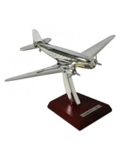 Maquette Métal Douglas DC3 - 1/200e 8 Maquette Métal Douglas DC3 - 1/200e -BOUTIQUE AERO maquette metal douglas dc3 1200e 2