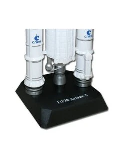 Maquette Plastique à Monter - Lanceur Européen Ariane 5 -BOUTIQUE AERO maquette plastique a monter lanceur europeen ariane 5 4