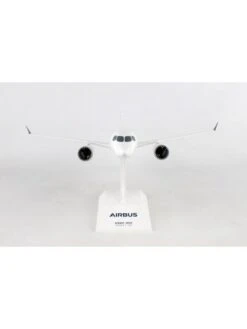 Maquette Plastique A220-300 Aux Couleurs Airbus - 1/100e -BOUTIQUE AERO maquette plastique a220 300 aux couleurs airbus 1 100e 2