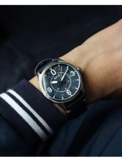 Montre Automatique AVI-8 Spitfire Birmingham AV-4090-02 - Boîtier Acier, Cadran Bleu, Bracelet Cuir Bleu -BOUTIQUE AERO montre automatique avi 8 spitfire birmingham av 4090 02 boitier acier cadran bleu bracelet cuir bleu 1