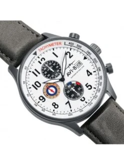 Montre AVI-8 Hawker Hurricane AV-4011-0B Gris Ivoire - Boîtier Gris Foncé, Cadran Blanc, Bracelet Cuir Gris -BOUTIQUE AERO montre avi 8 hawker hurricane av 4011 0b gris ivoire boitier gris fonce cadran blanc bracelet cuir gris 2