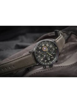 Montre AVI-8 Hawker Hurricane AV-4011-0E Terre Noire - Boîtier Noir, Cadran Noir, Bracelet Cuir Kaki -BOUTIQUE AERO montre avi 8 hawker hurricane av 4011 0e terre noire boitier noir cadran noir bracelet cuir kaki 8