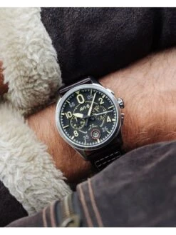 Montre AVI-8 Spitfire AV-4089-01 Chêne De Minuit - Boîtier Acier, Cadran Noir, Bracelet Cuir Noir -BOUTIQUE AERO montre avi 8 spitfire av 4089 01 chene de minuit boitier acier cadran noir bracelet cuir noir 2